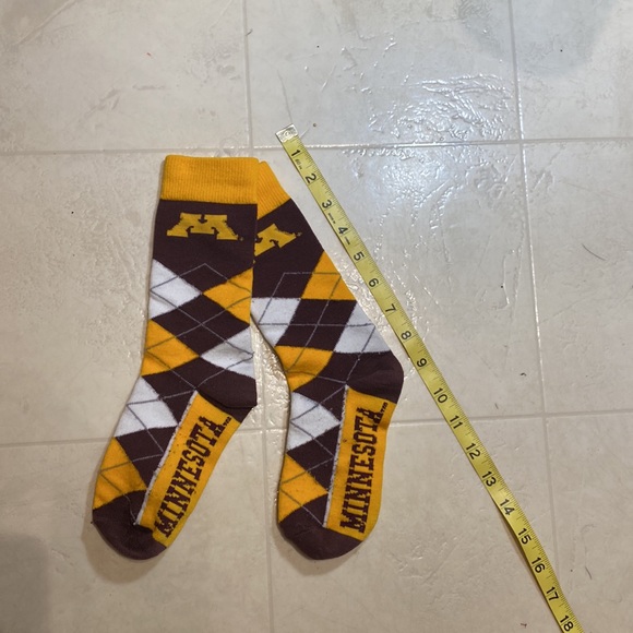 University of MINNESOTA Varsity SOCKS, EUC! Gophers/ Bulldogs! - Picture 4 of 4